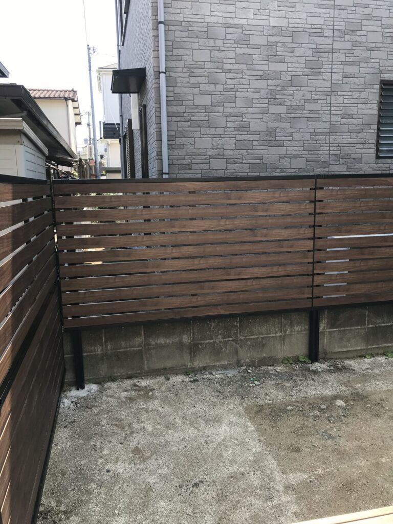 三協アルミ シャトレナ 目隠しフェンス 全景