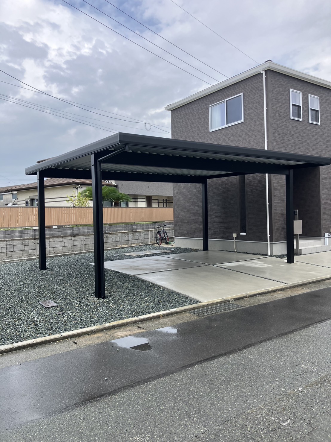 台風に強いスチール折板屋根のオリジナルカーポート(福岡県内)